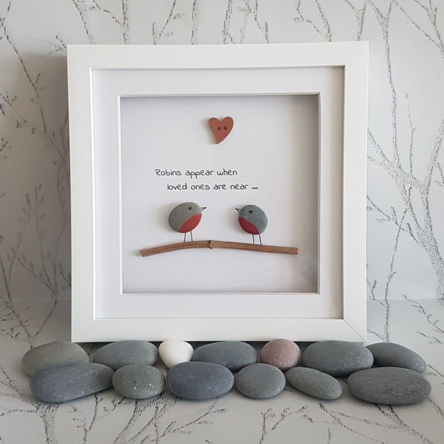 robin pebble art