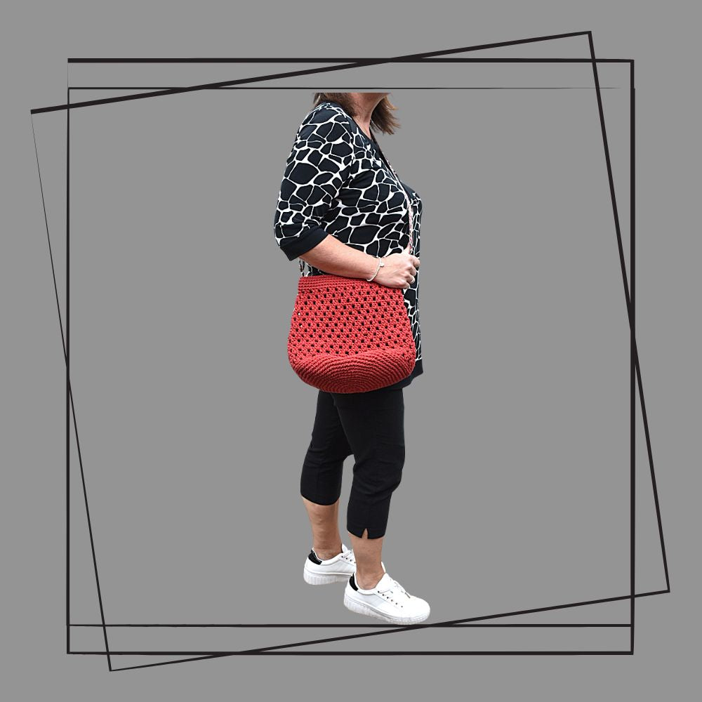 crochet-mid-sized-bag