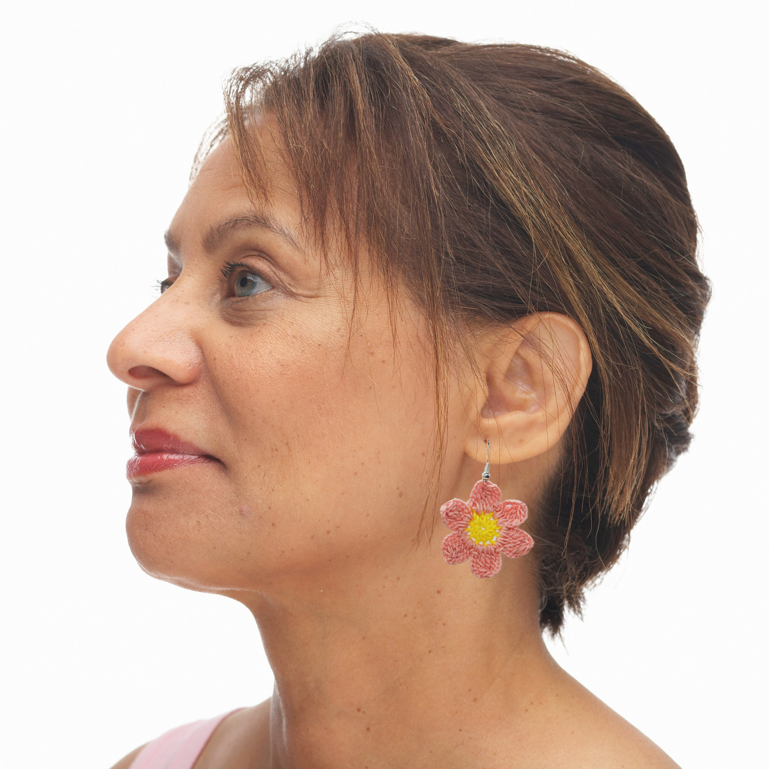 pink daisy earrings