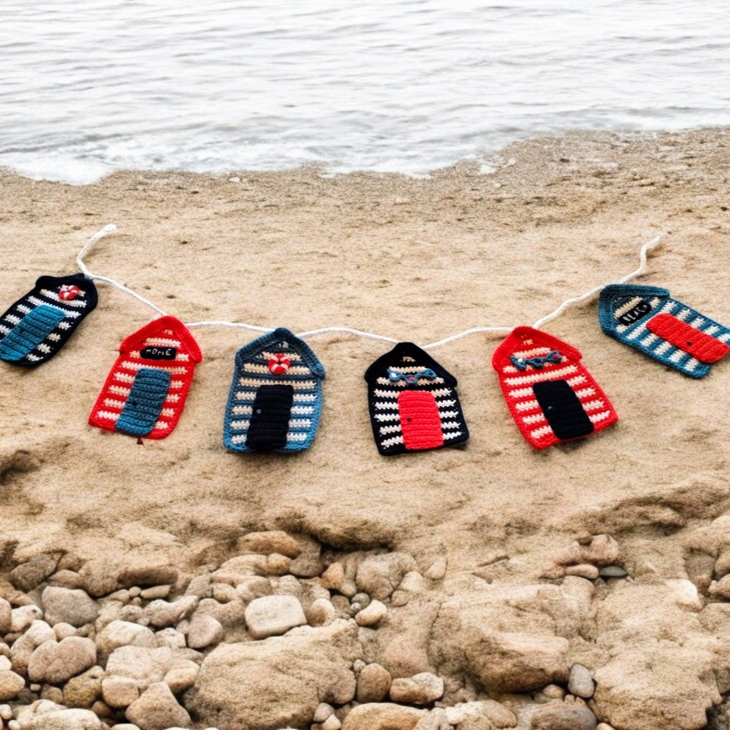 beach hut bunting