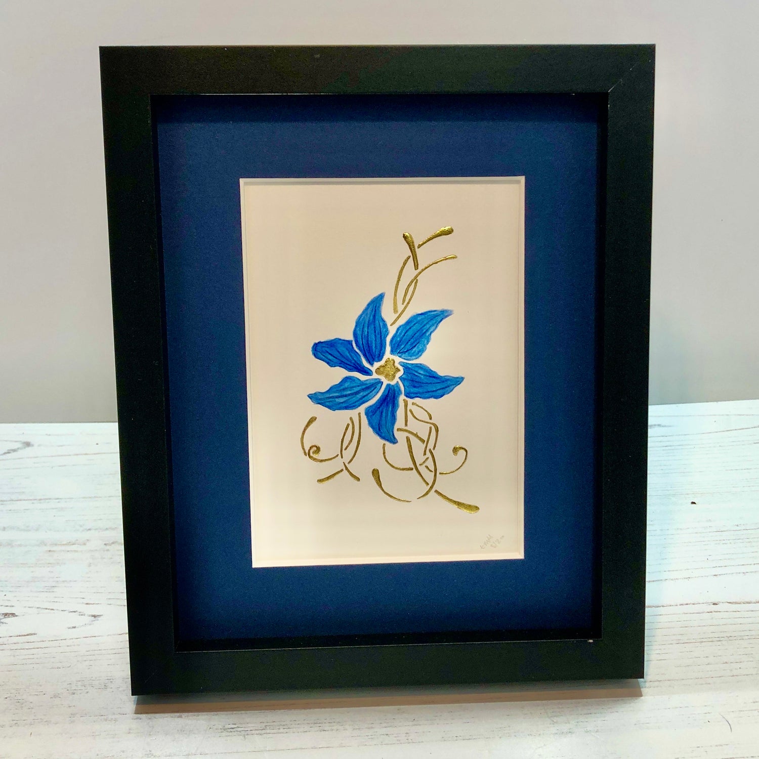 blue-flower-wall-decor