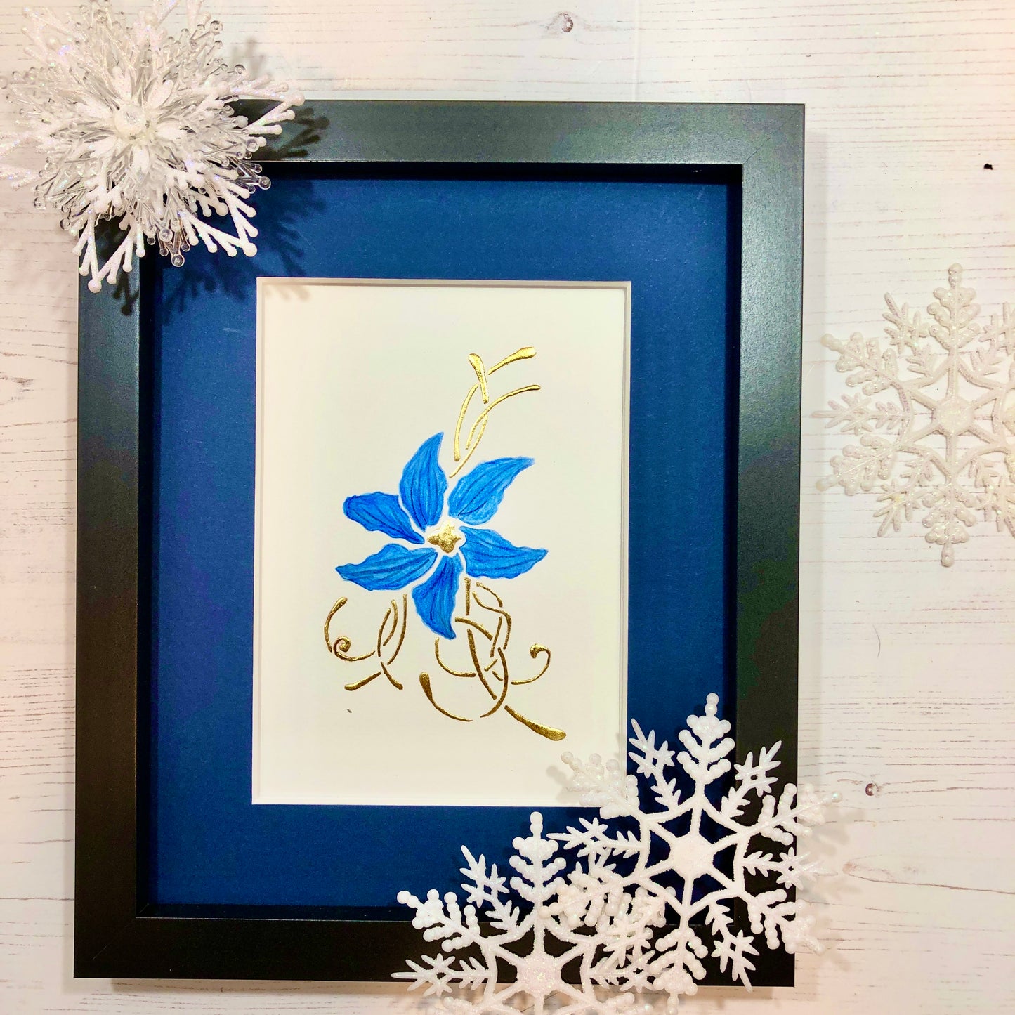 blue-flower-wall-decor