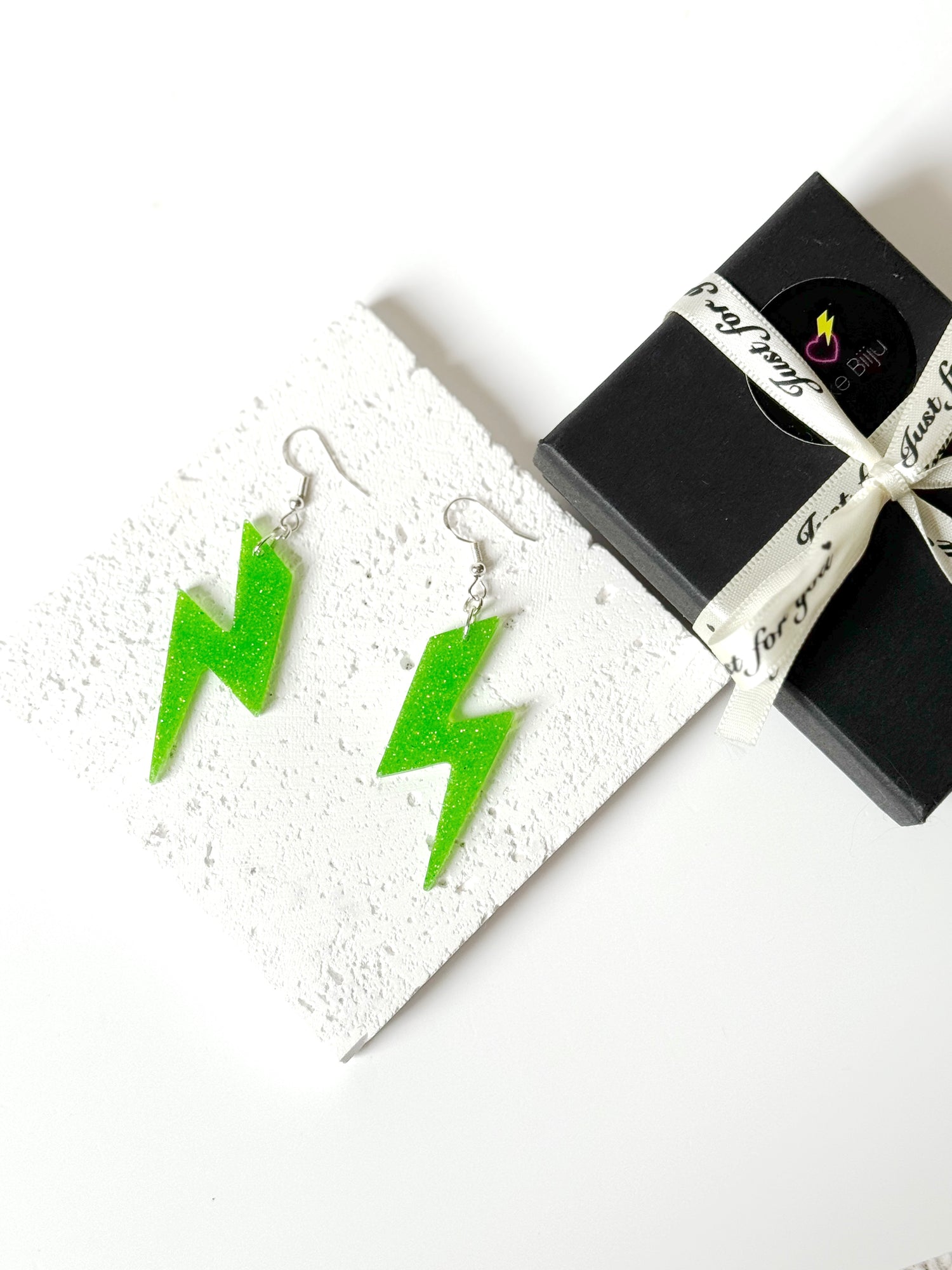 lightening bolt resin earrings 