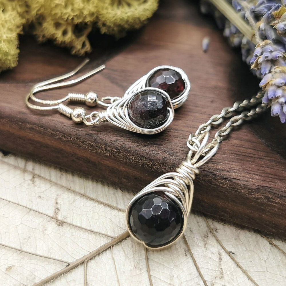 garnet-gemstone-earrings