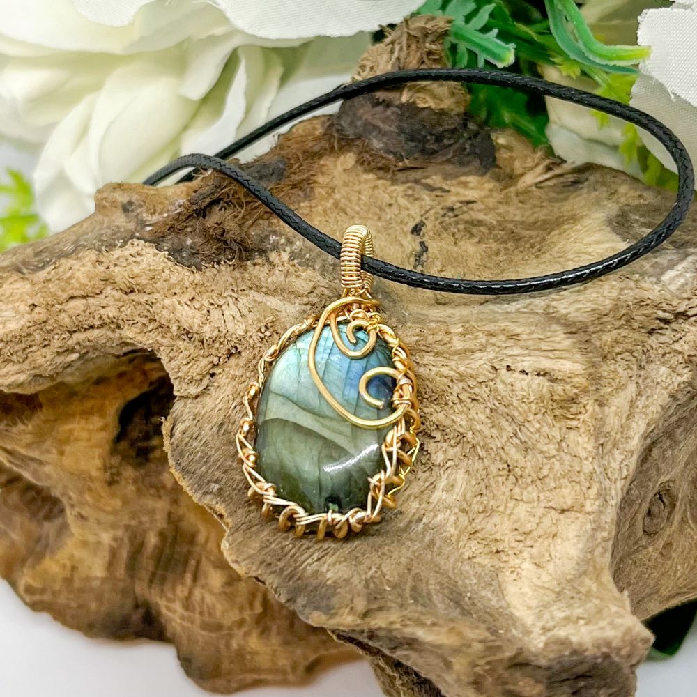 labradorite-pendant