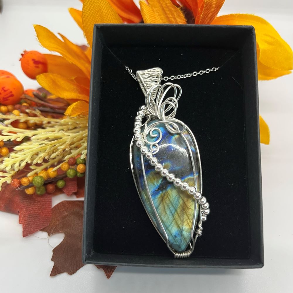 labradorite-pendant