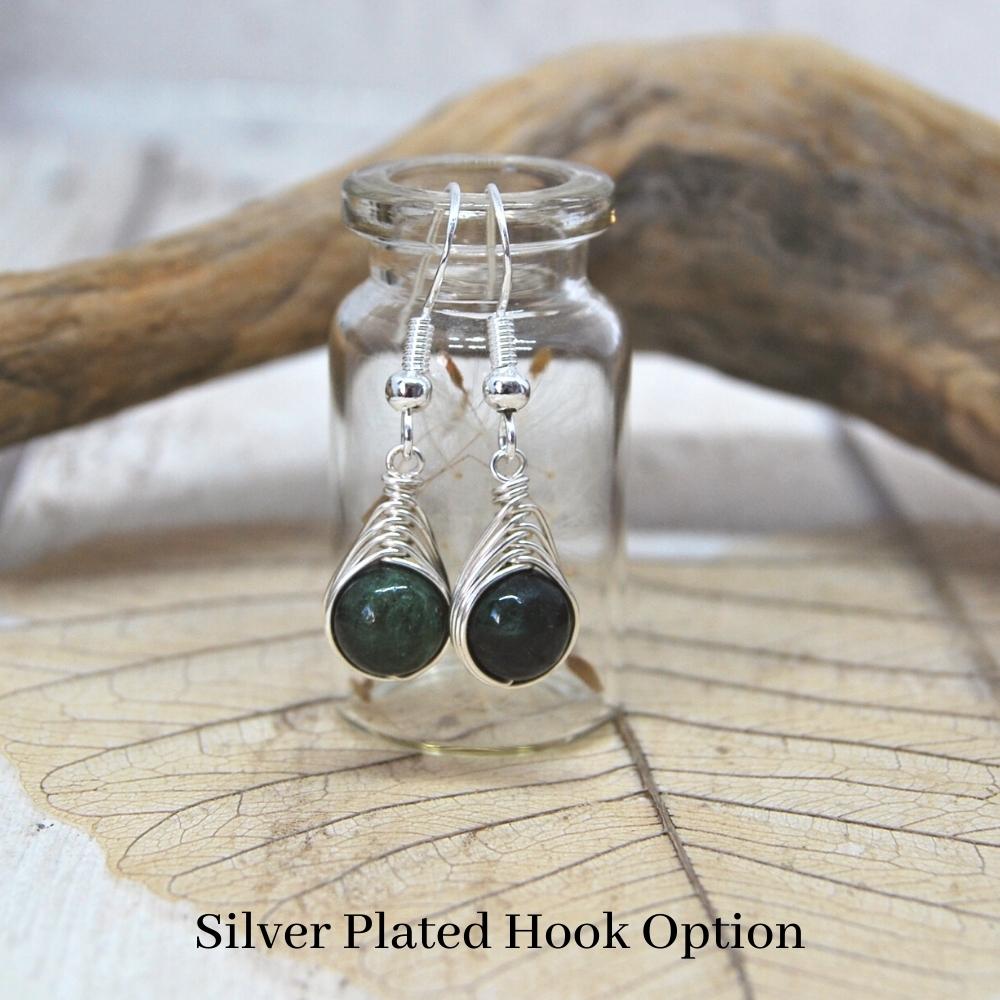 emerald-birthstone-earrings