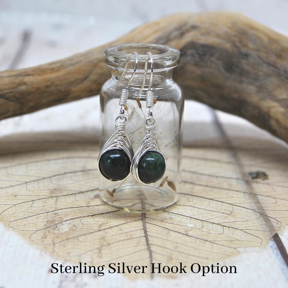 emerald-birthstone-earrings