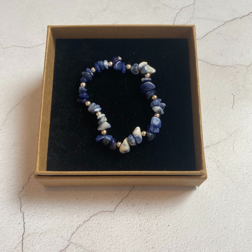 sodalite-gemstone-bracelet