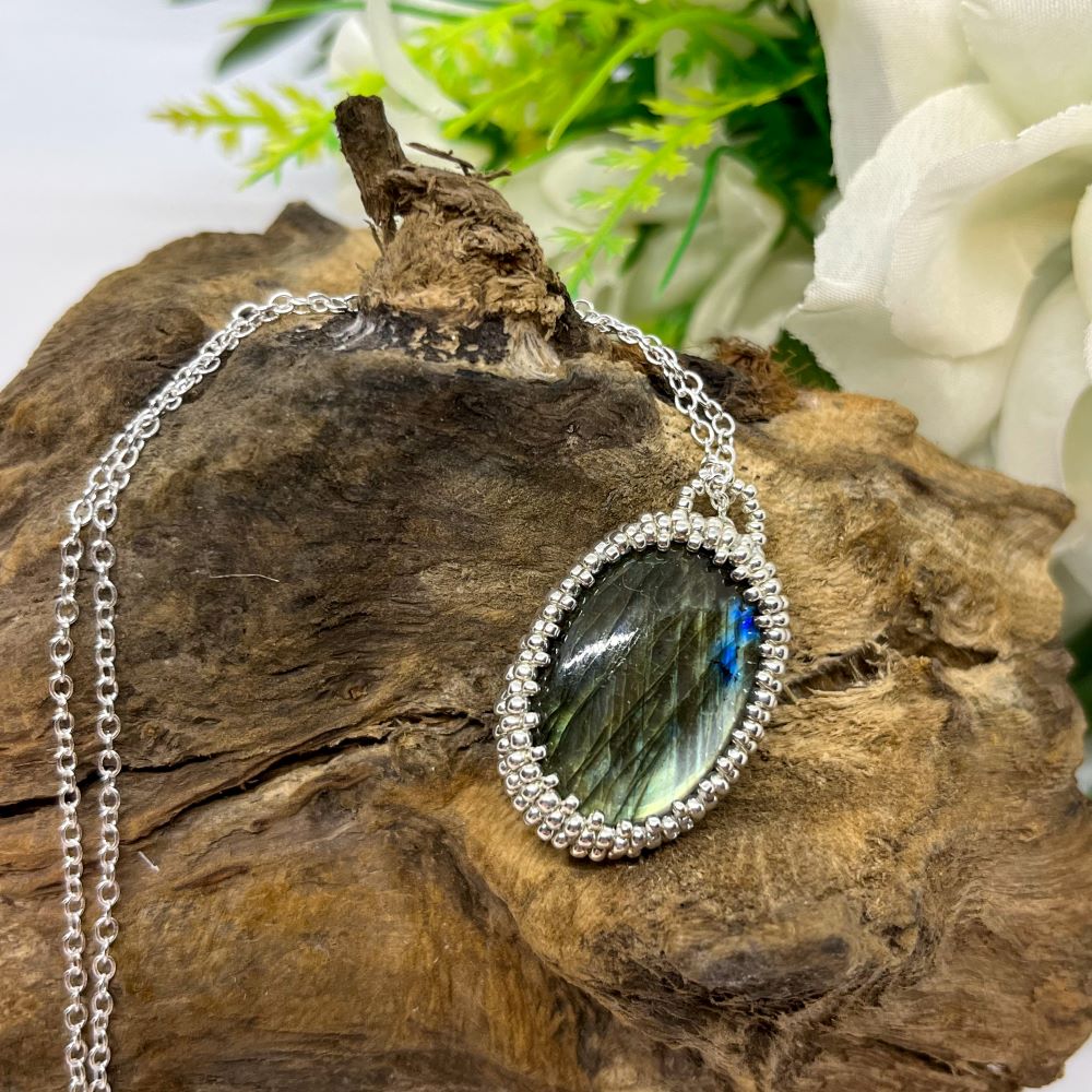 labradorite-pendant